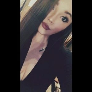 Meet your Posher, Cassandra